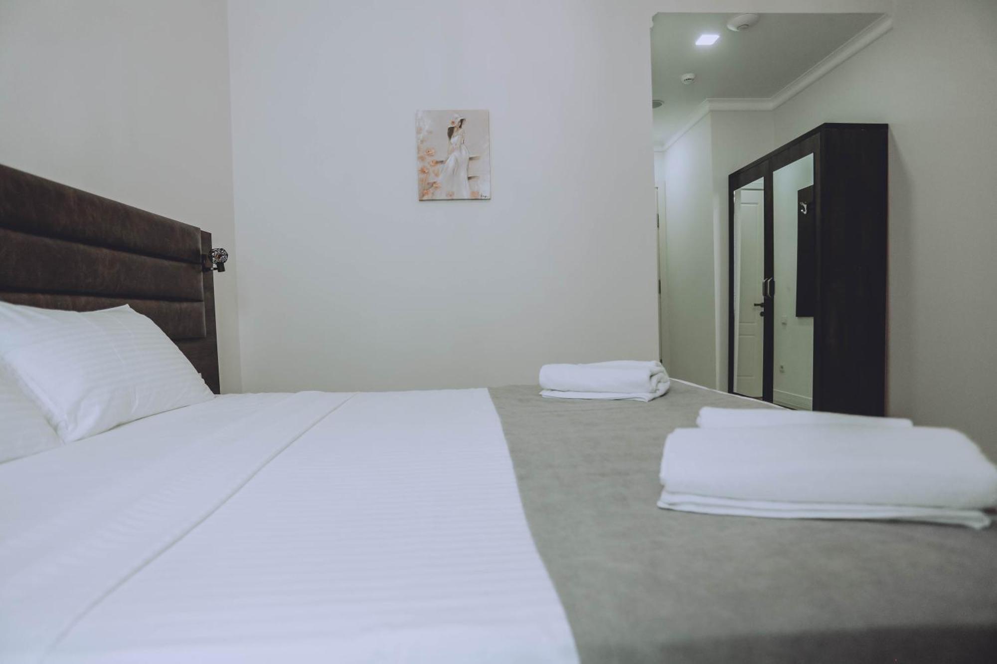 Royal Medis Hotel Batoumi Extérieur photo