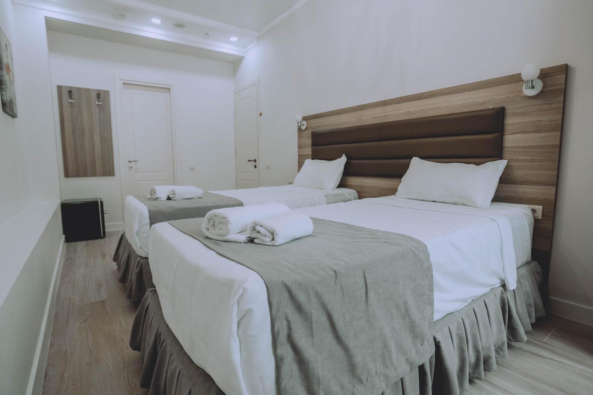 Royal Medis Hotel Batoumi Extérieur photo
