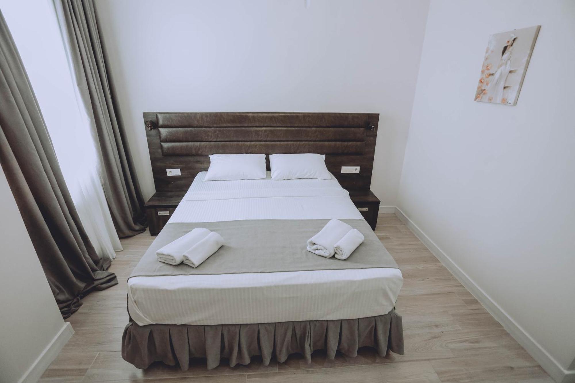 Royal Medis Hotel Batoumi Extérieur photo
