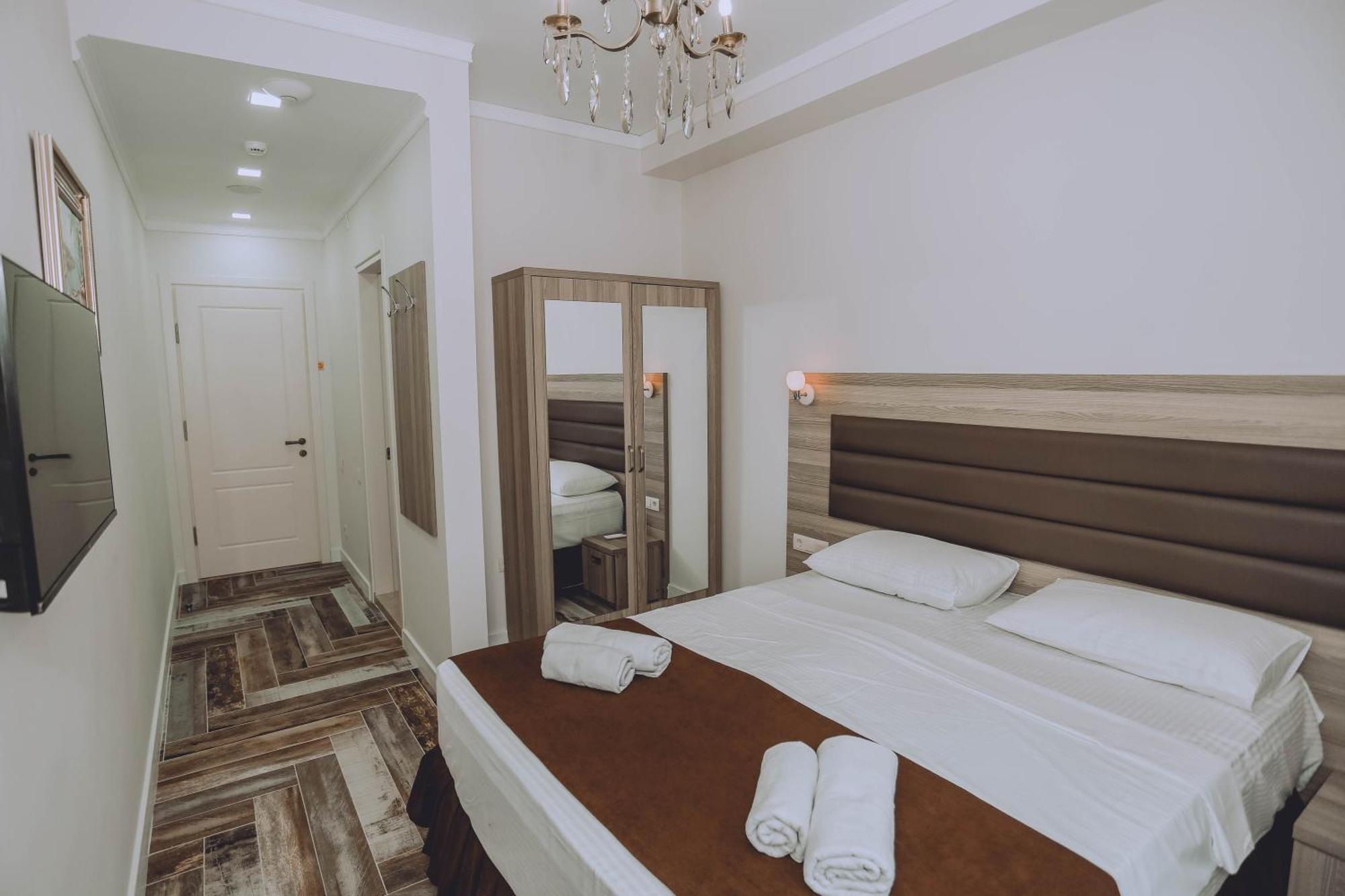 Royal Medis Hotel Batoumi Extérieur photo