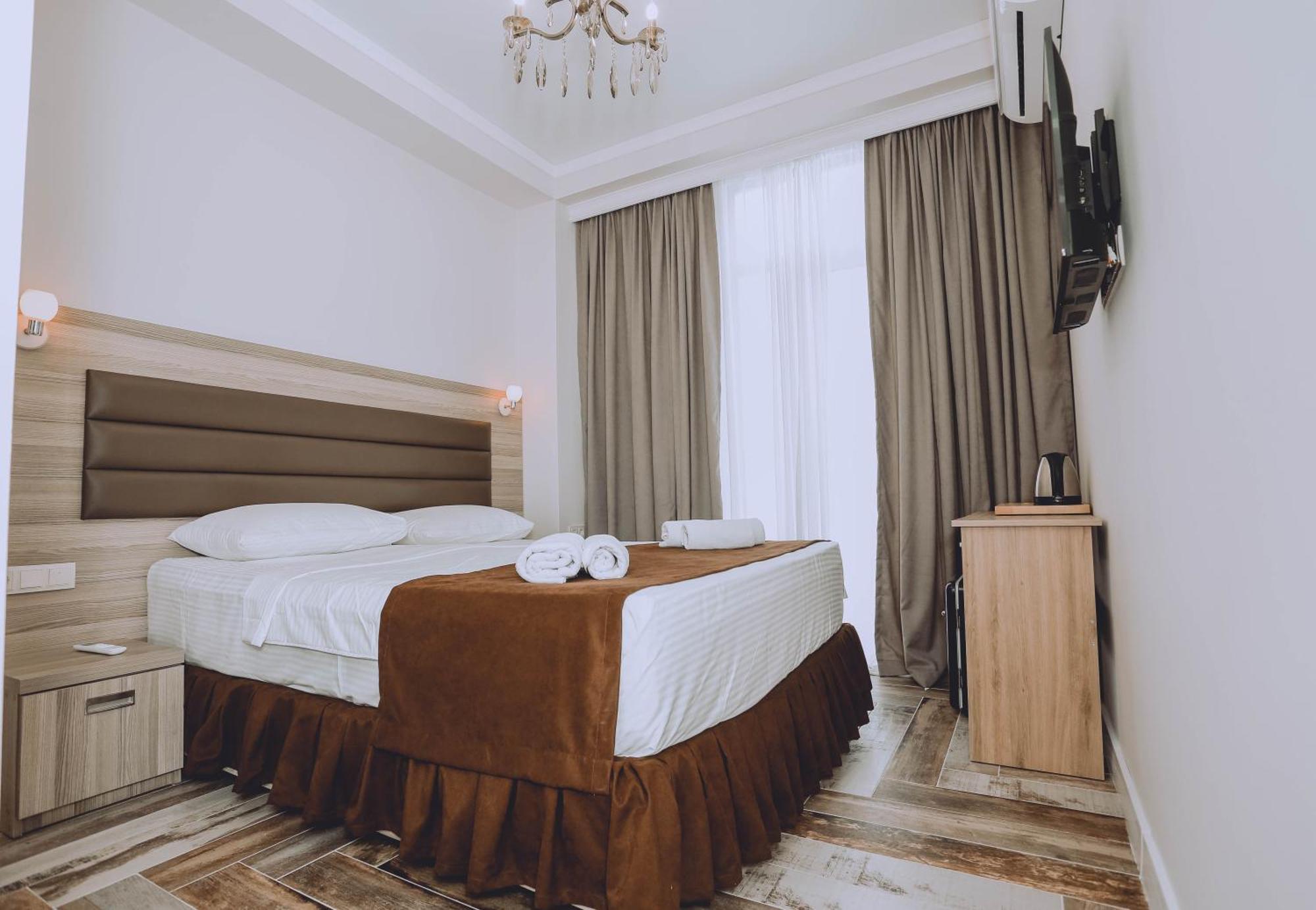 Royal Medis Hotel Batoumi Extérieur photo