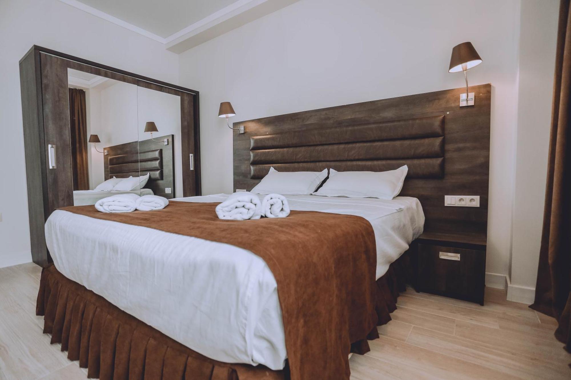 Royal Medis Hotel Batoumi Extérieur photo