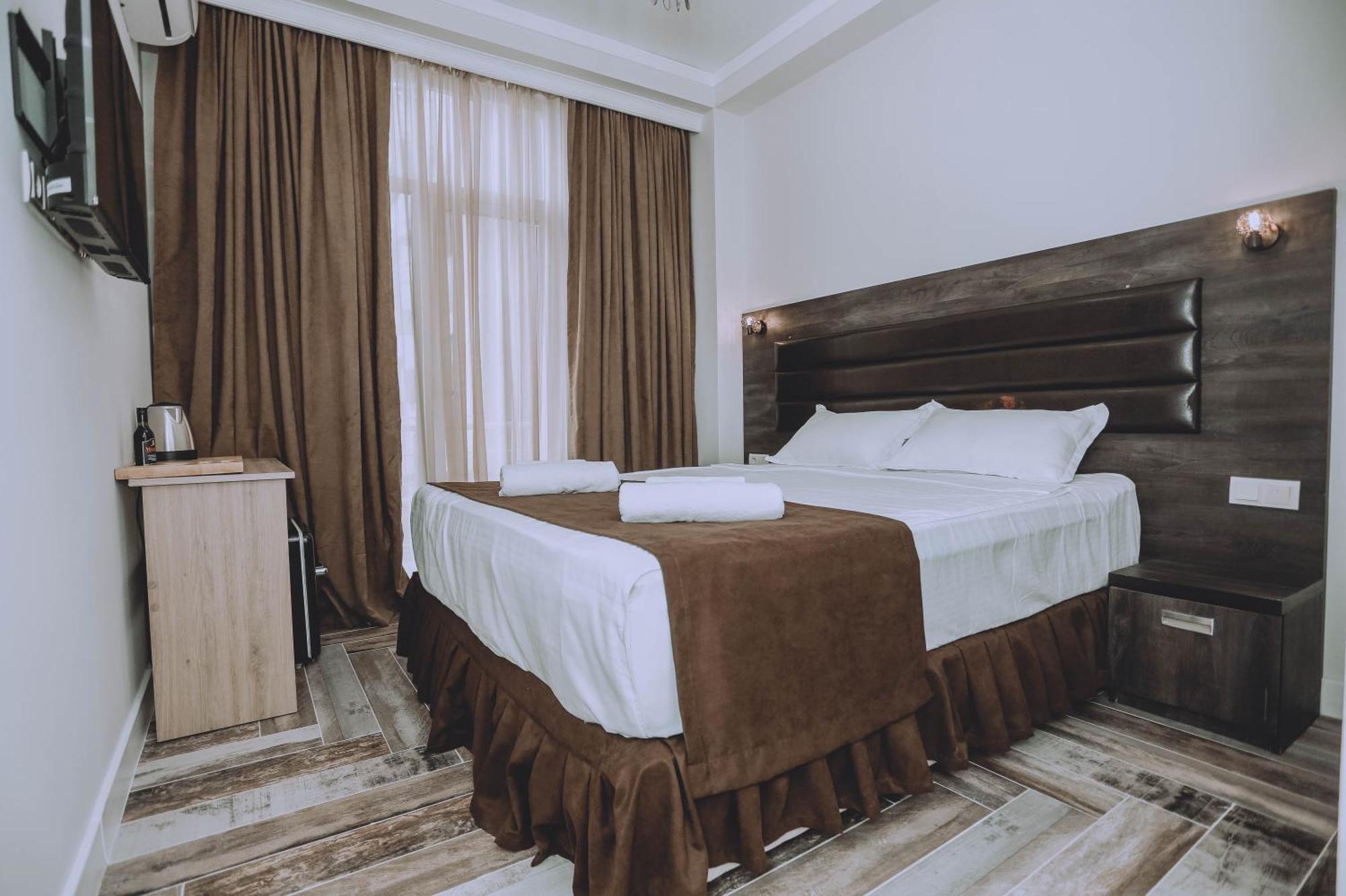 Royal Medis Hotel Batoumi Extérieur photo