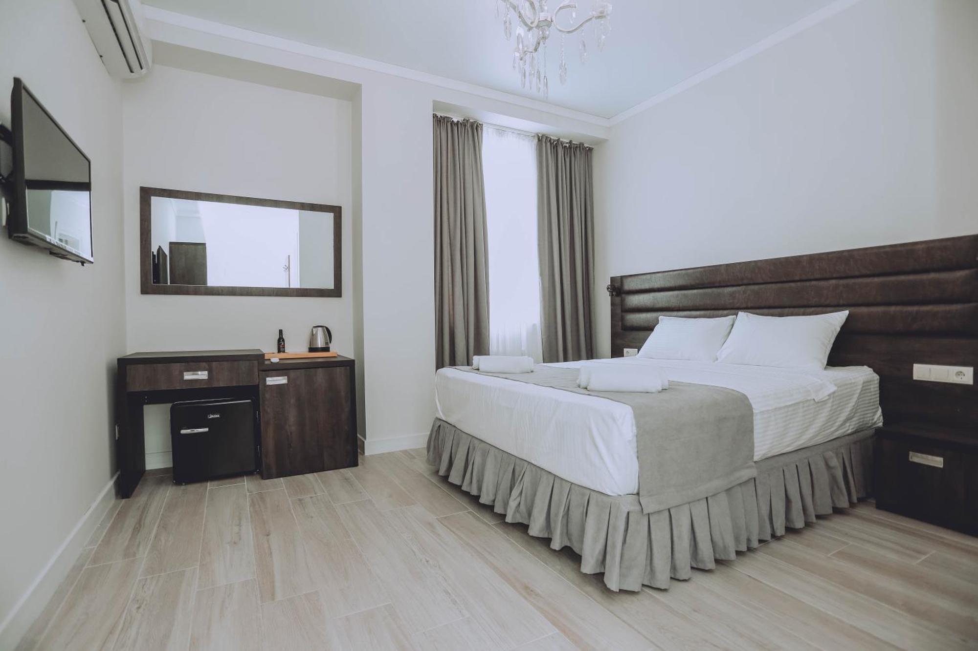 Royal Medis Hotel Batoumi Extérieur photo
