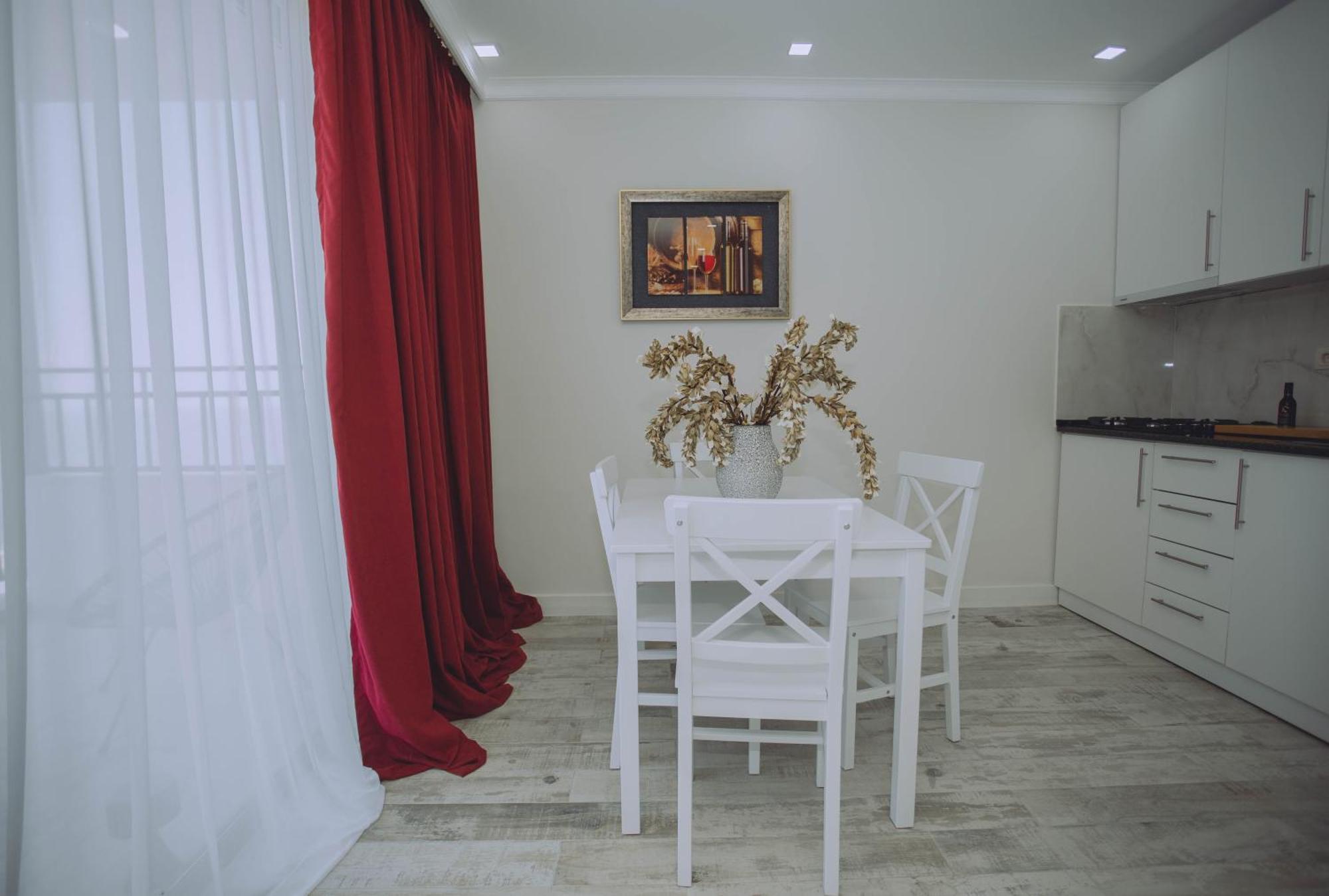Royal Medis Hotel Batoumi Extérieur photo