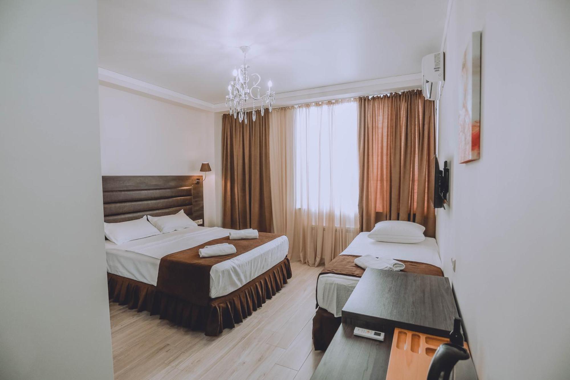 Royal Medis Hotel Batoumi Extérieur photo