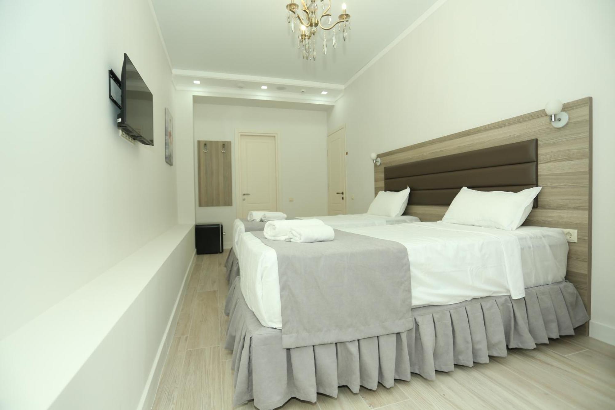 Royal Medis Hotel Batoumi Extérieur photo